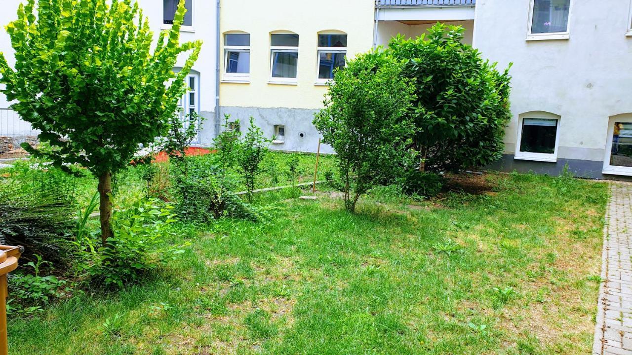 Room In City Center Halle With Shared Bathroom & Kitchen - Free Wifi, Netflix, Ipad & Ground Floor Exteriör bild